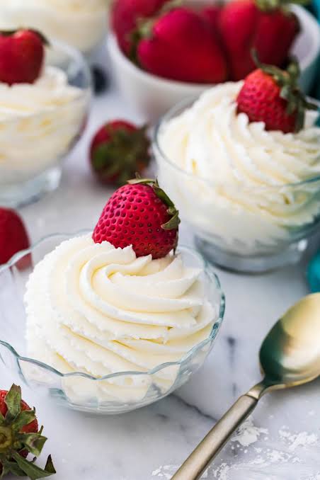 Salwa Non Dairy Whipping Cream 1kg (Only For Karachi)